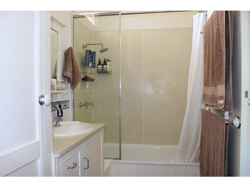 18 Globe St, Ashgrove QLD 4060