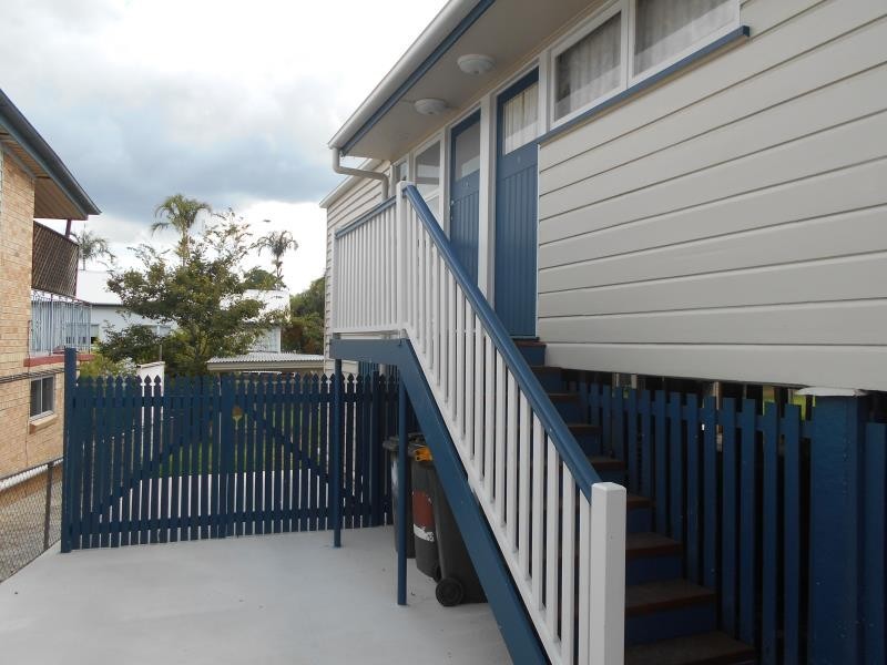 2/110 Waterworks Rd, Ashgrove QLD 4060
