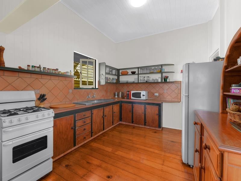 87 Beatrice Street, Bardon QLD 4065