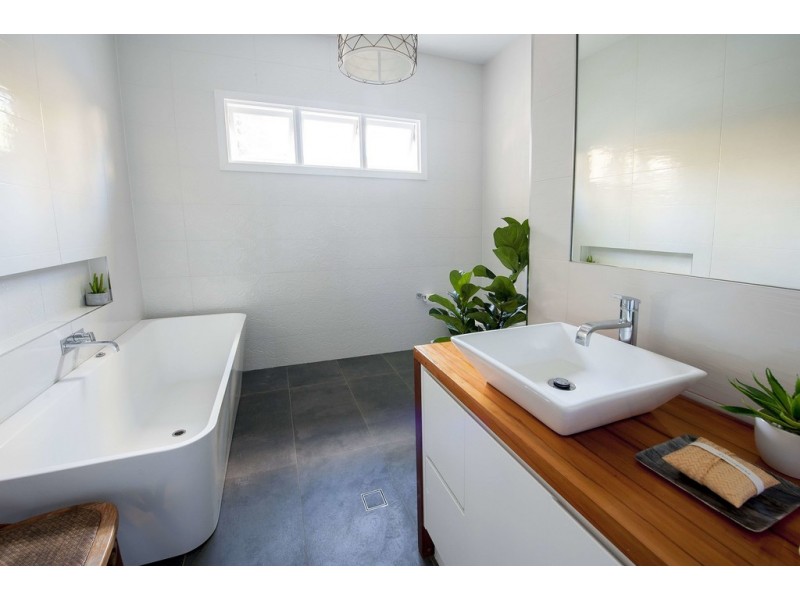 3 Lansbury Parade, Ashgrove QLD 4060