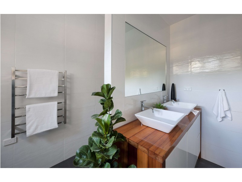 3 Lansbury Parade, Ashgrove QLD 4060