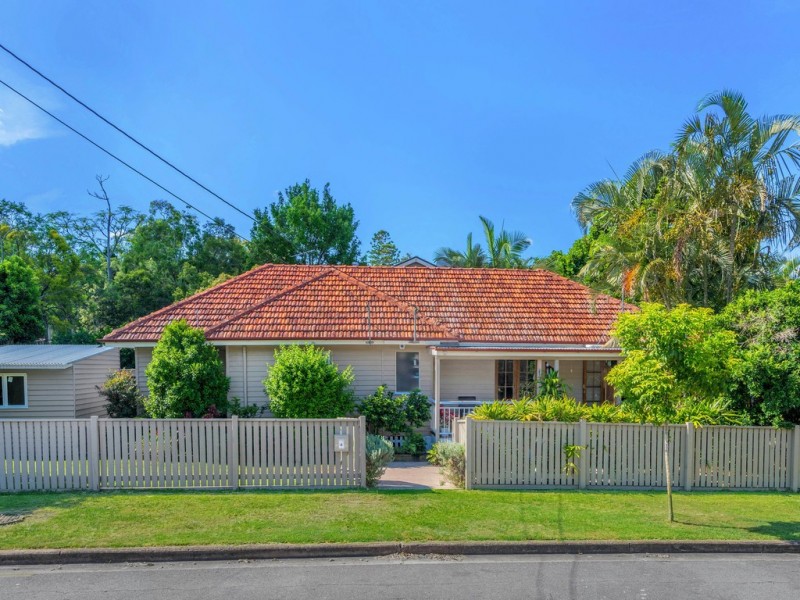 4 Lansbury Parade, Ashgrove QLD 4060