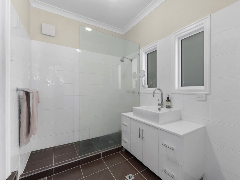 4 Lansbury Parade, Ashgrove QLD 4060