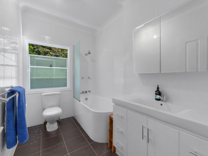 4 Lansbury Parade, Ashgrove QLD 4060