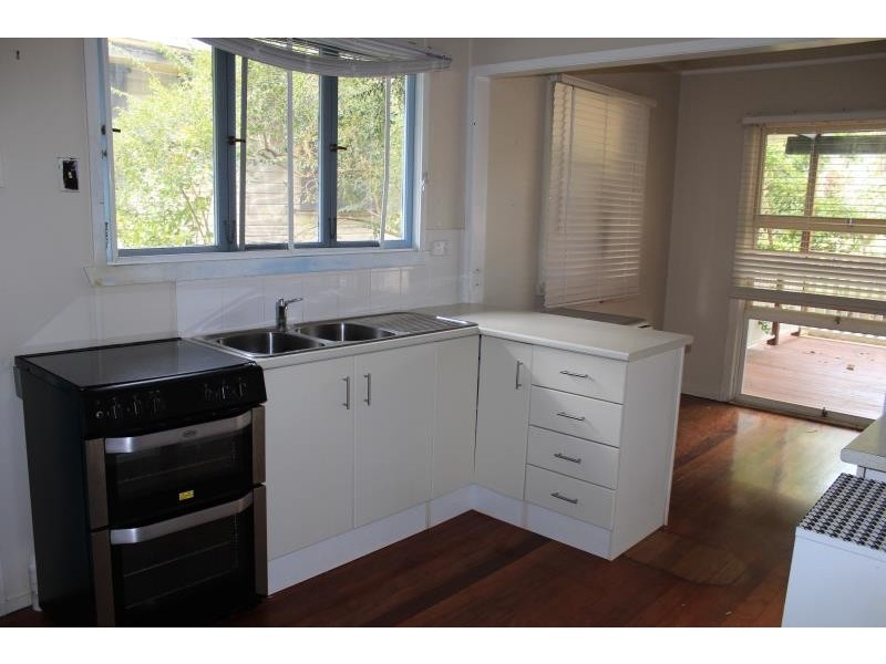 1147 Waterworks Rd, The Gap QLD 4061