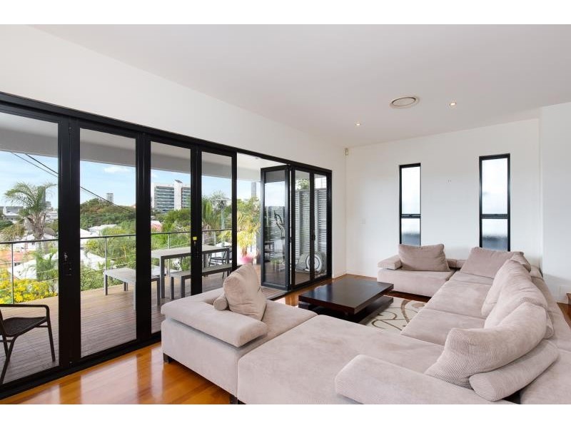 22 Confederate Street, Red Hill QLD 4059