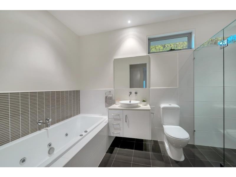 59 Lizzie Street, Bardon QLD 4065