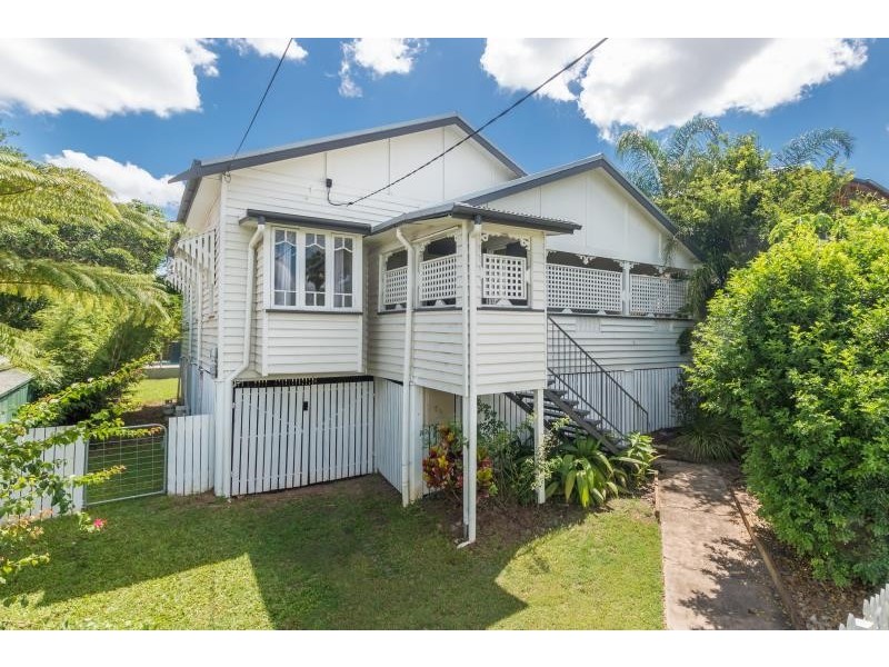 18 Livingstone Street, Yeerongpilly QLD 4105