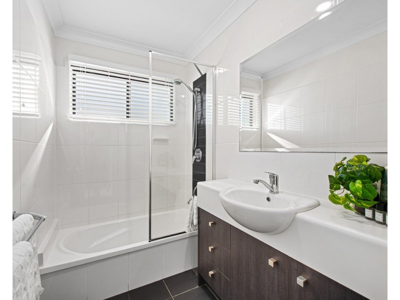 34 Farm Street, Newmarket QLD 4051