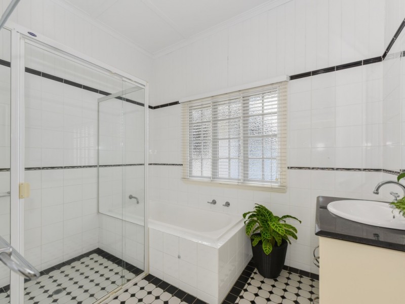 28 Raymont Road, Grange QLD 4051