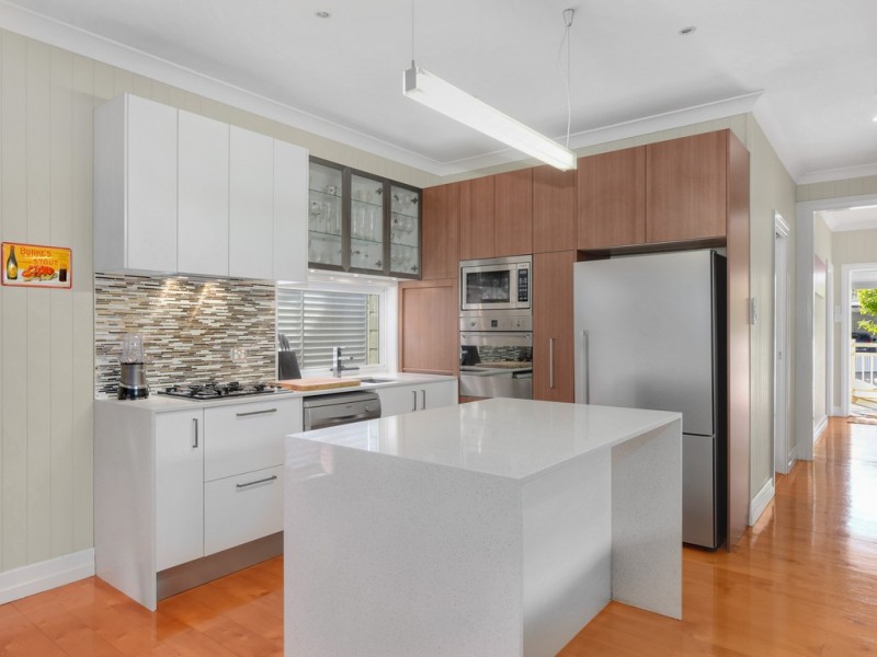 18 Bathurst Street, Red Hill QLD 4059