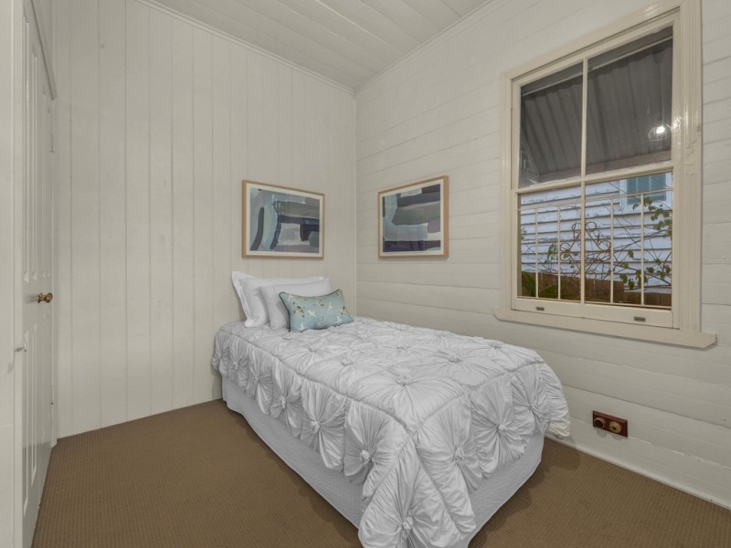 12 Cook Street, Red Hill QLD 4059