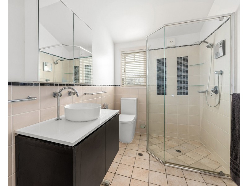 105 Watson Street, Camp Hill QLD 4152