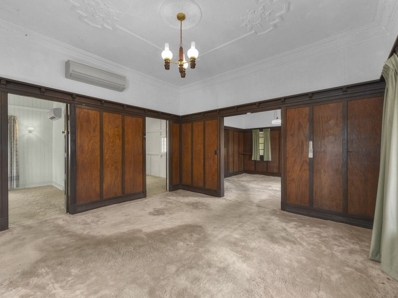 21 Davies Road, Ashgrove QLD 4060