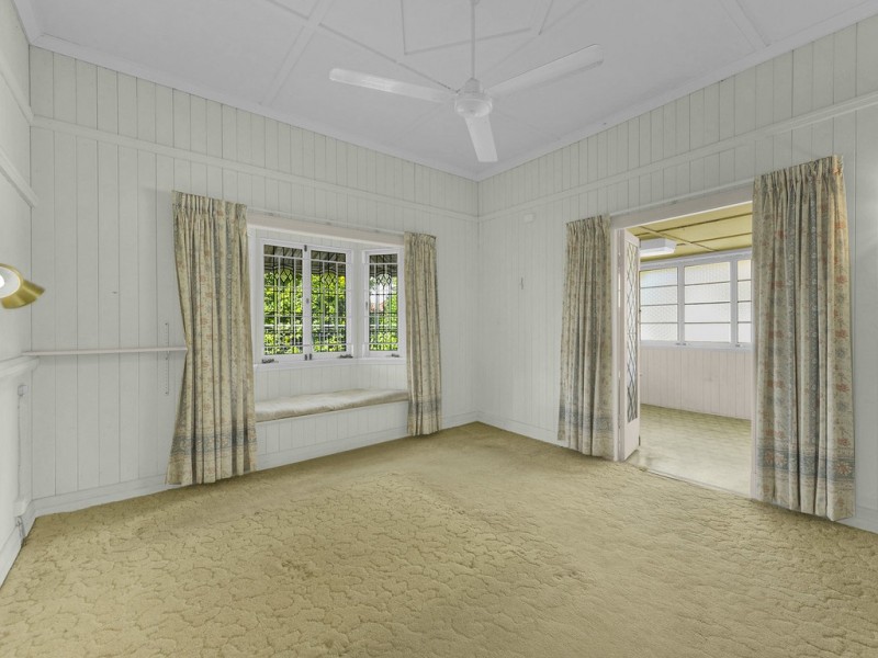 21 Davies Road, Ashgrove QLD 4060