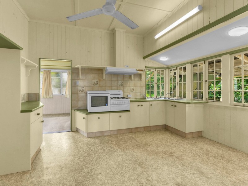21 Davies Road, Ashgrove QLD 4060