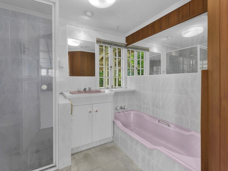 21 Davies Road, Ashgrove QLD 4060