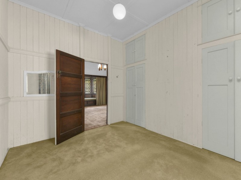 21 Davies Road, Ashgrove QLD 4060