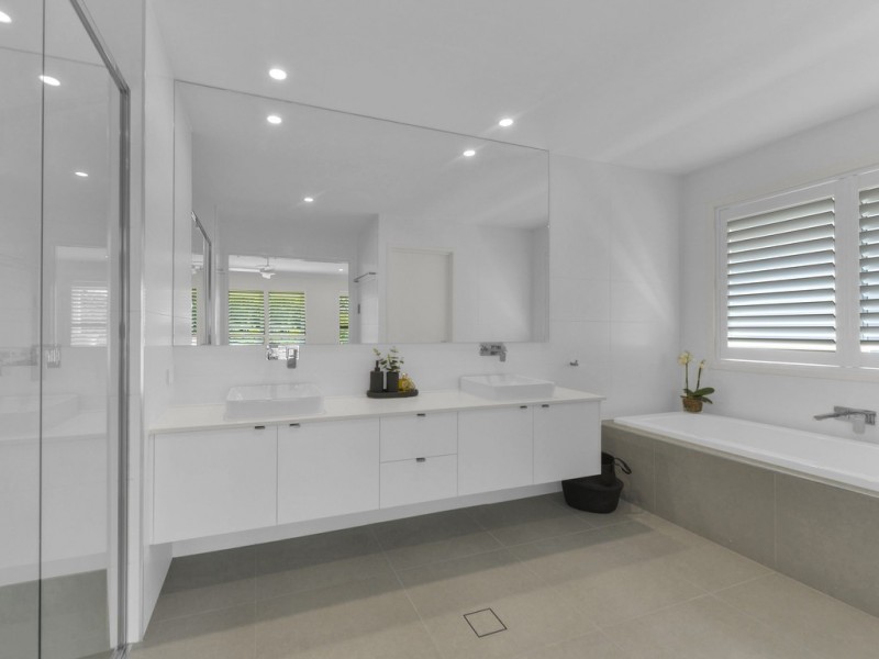 11 McCormack Avenue, Ashgrove QLD 4060