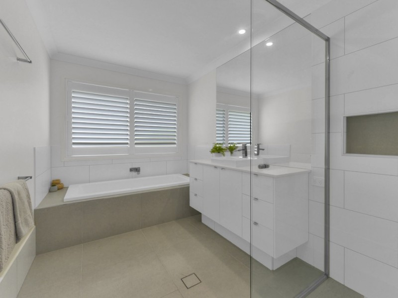 11 McCormack Avenue, Ashgrove QLD 4060