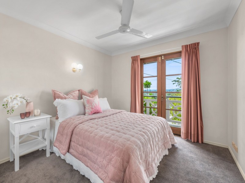 82 Windsor Road, Red Hill QLD 4059