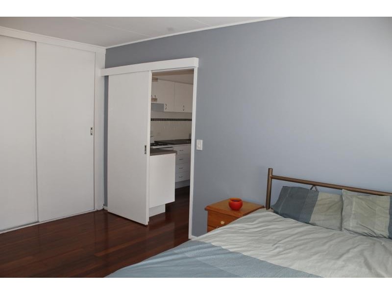2/34 Praed St, Red Hill QLD 4059