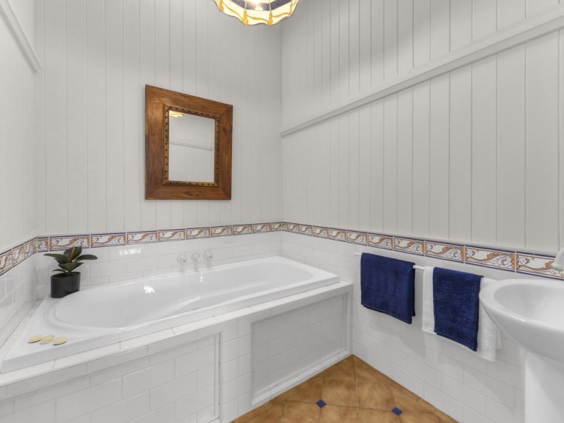 35 Exeter Street, Ashgrove QLD 4060