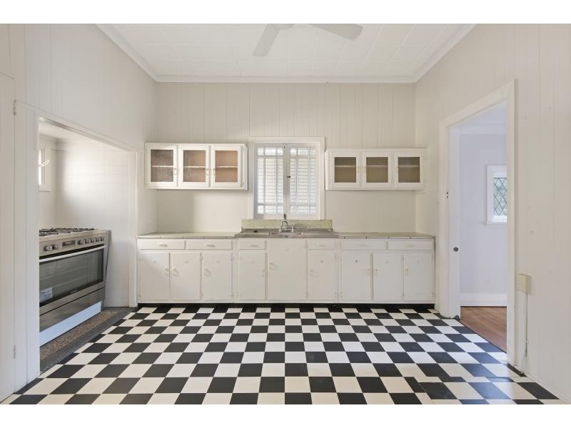 34 Main Avenue, Bardon QLD 4065
