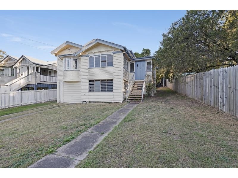34 Main Avenue, Bardon QLD 4065