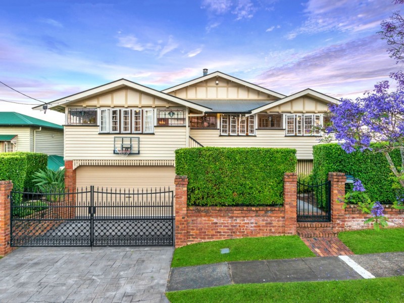 33 Ashgrove Crescent, Ashgrove QLD 4060