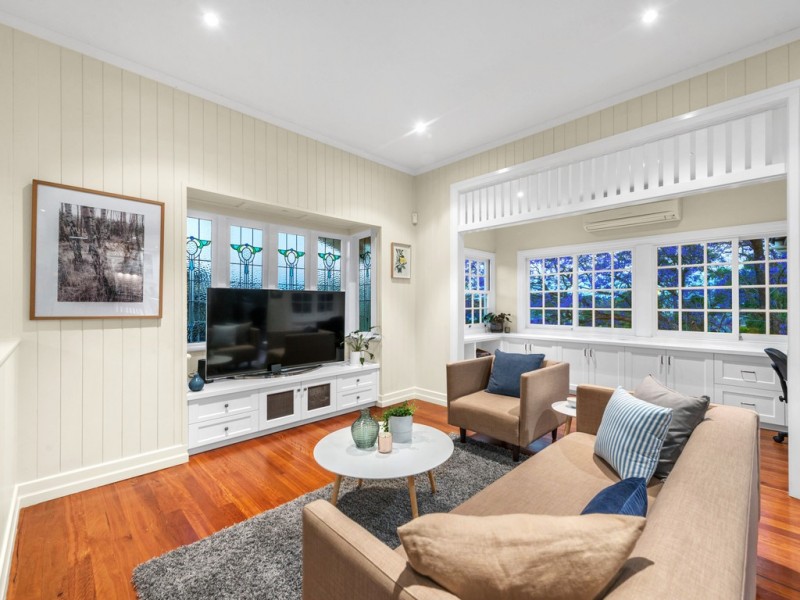 33 Ashgrove Crescent, Ashgrove QLD 4060