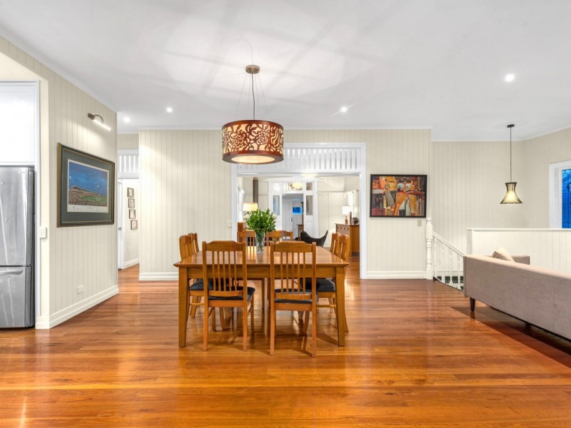 33 Ashgrove Crescent, Ashgrove QLD 4060