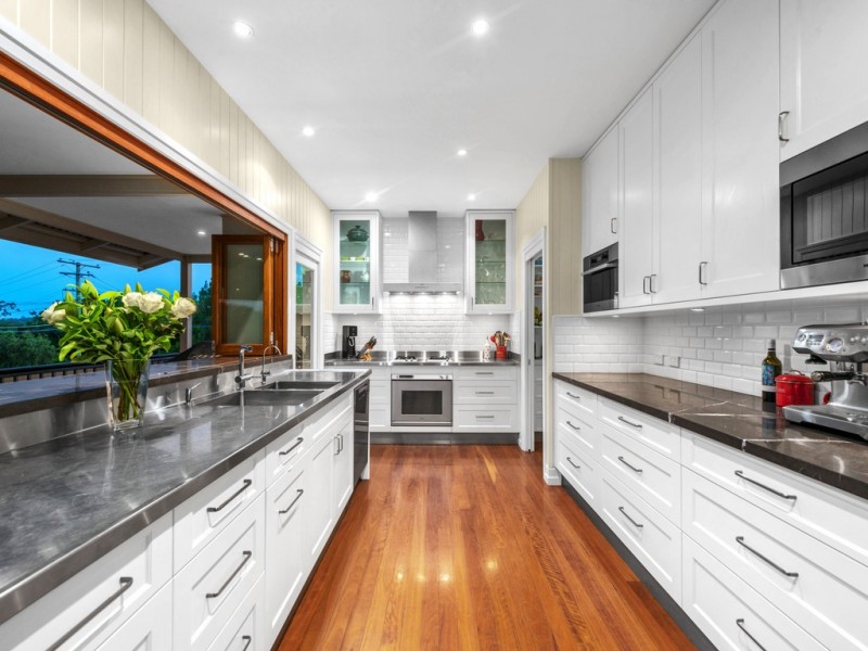 33 Ashgrove Crescent, Ashgrove QLD 4060