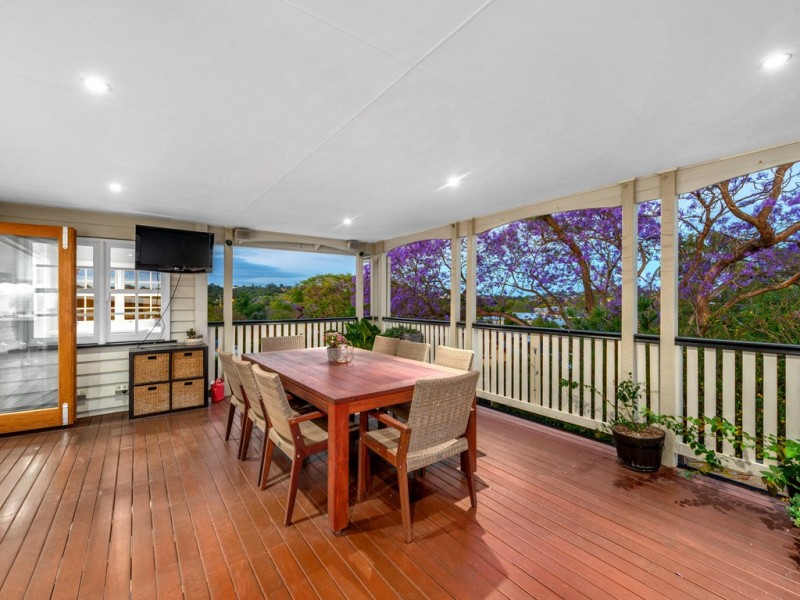 33 Ashgrove Crescent, Ashgrove QLD 4060