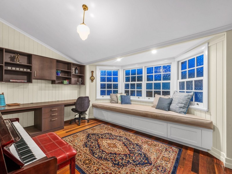 33 Ashgrove Crescent, Ashgrove QLD 4060