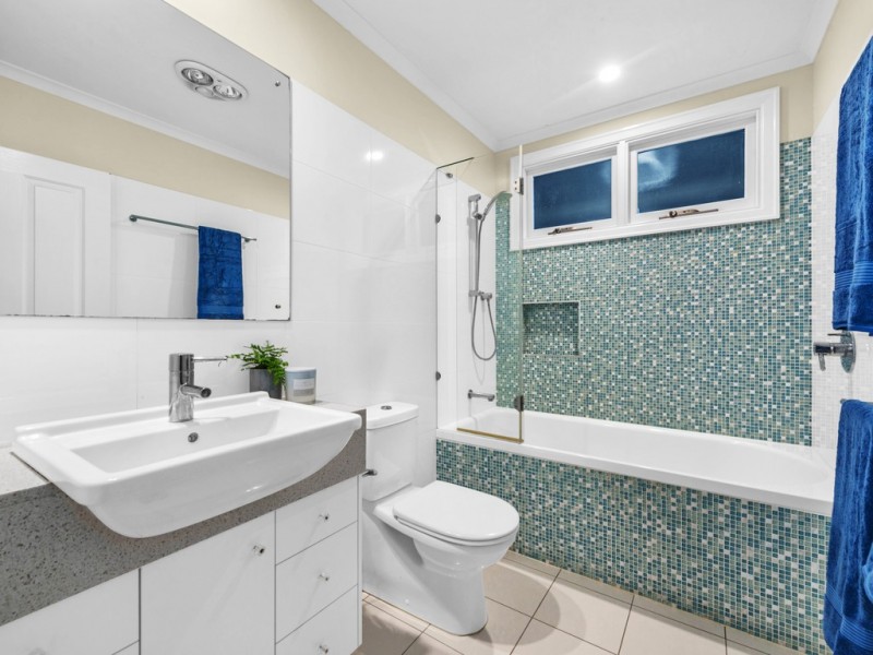 33 Ashgrove Crescent, Ashgrove QLD 4060