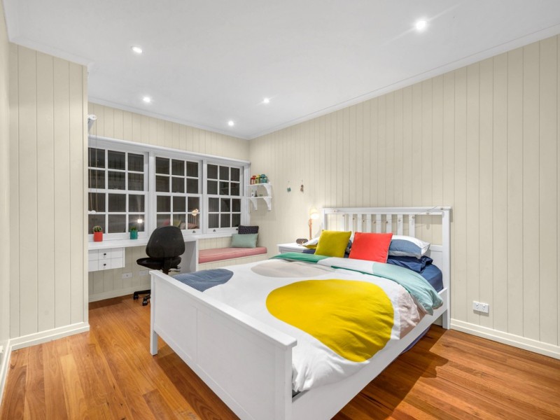 33 Ashgrove Crescent, Ashgrove QLD 4060