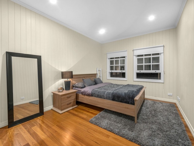 33 Ashgrove Crescent, Ashgrove QLD 4060