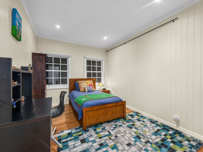 33 Ashgrove Crescent, Ashgrove QLD 4060