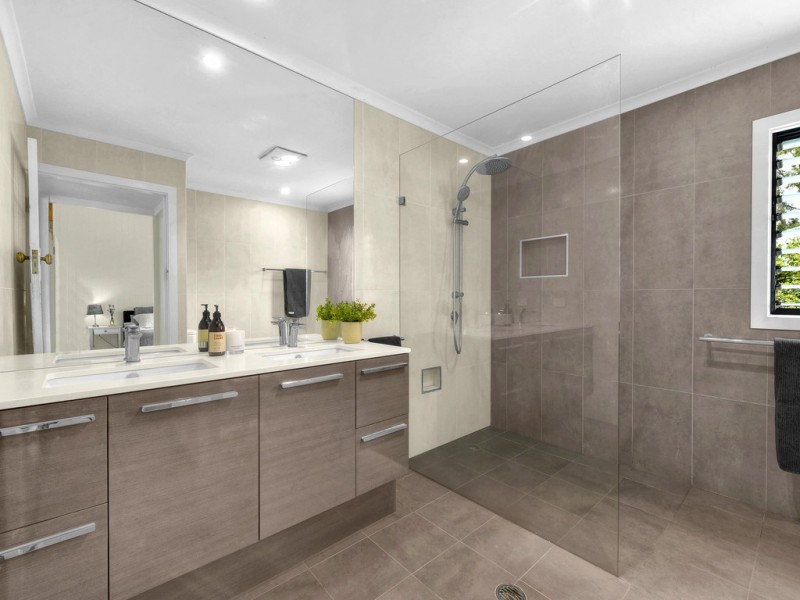156 Ashgrove Avenue, Ashgrove QLD 4060