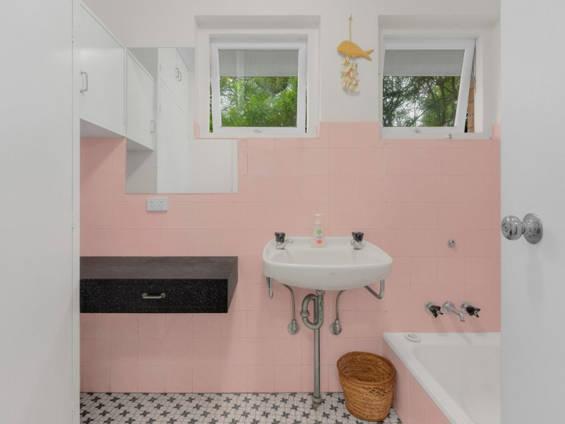 94 Hebe Street, Bardon QLD 4065