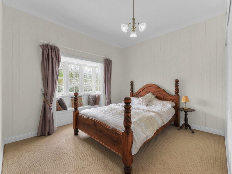 19 Lansbury Parade, Ashgrove QLD 4060