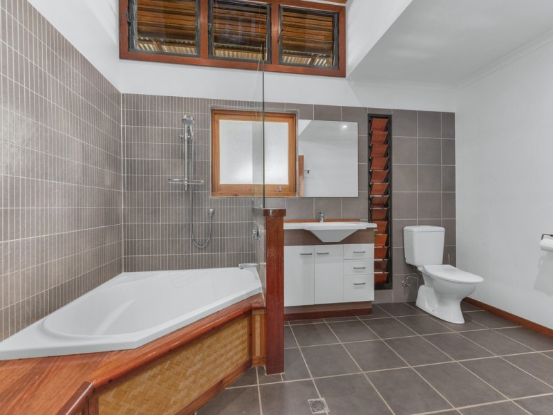 778 Moggill Road, Chapel Hill QLD 4069