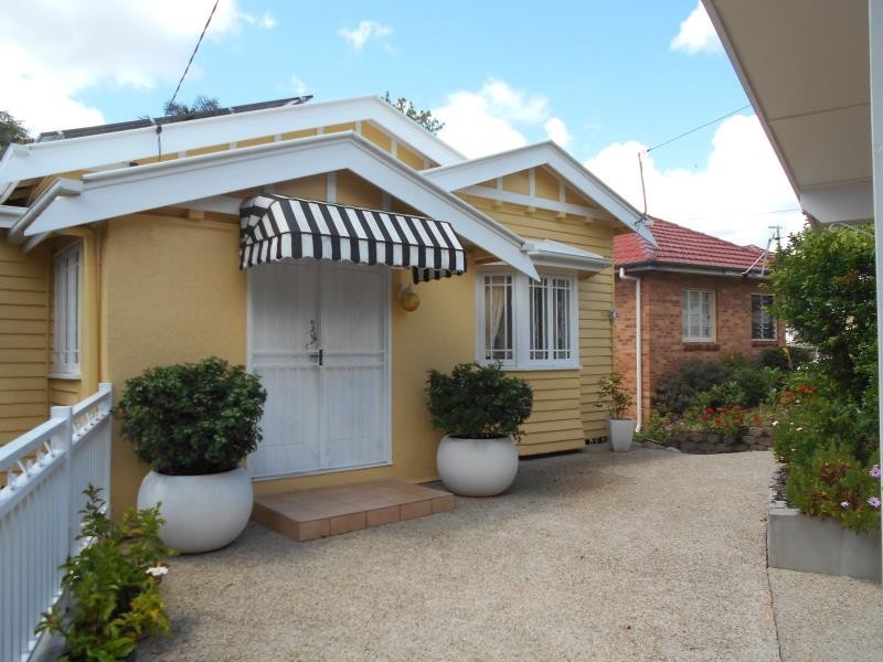 26 Davies Road, Ashgrove QLD 4060