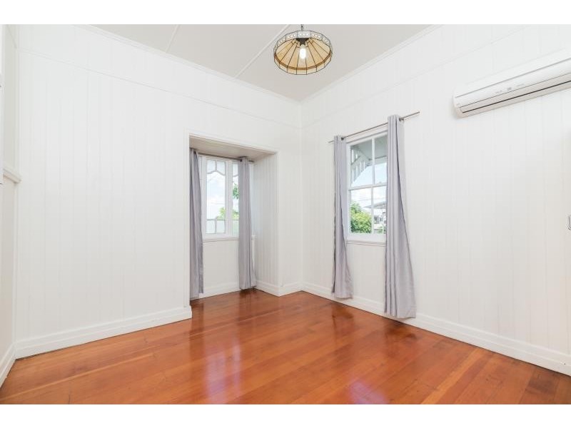 18 Livingstone Street, Yeerongpilly QLD 4105