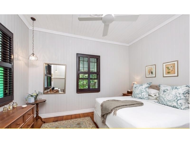 12 Moulton Street, Ashgrove QLD 4060