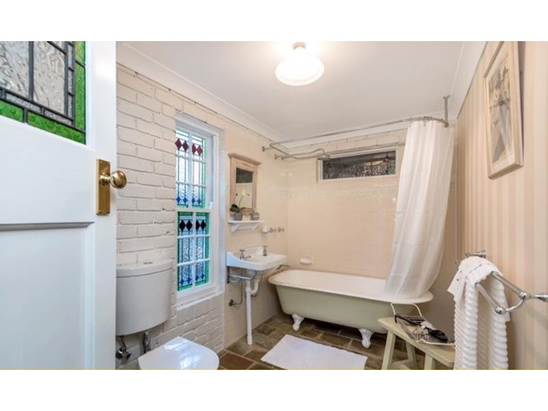 12 Moulton Street, Ashgrove QLD 4060