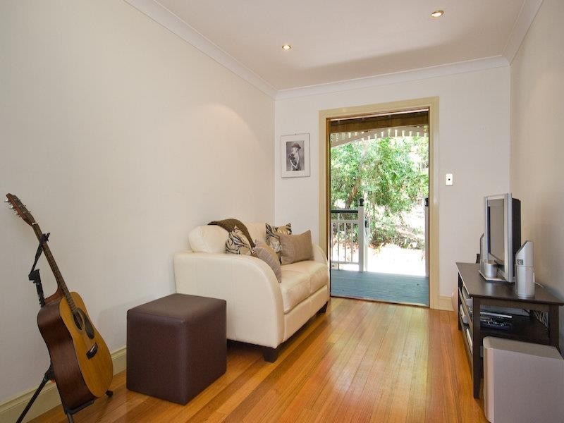 32A Glenrosa Rd, Red Hill QLD 4059