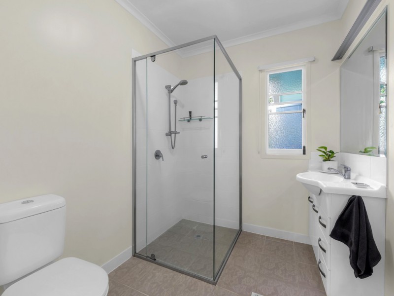 22 Alexandra Street, Bardon QLD 4065