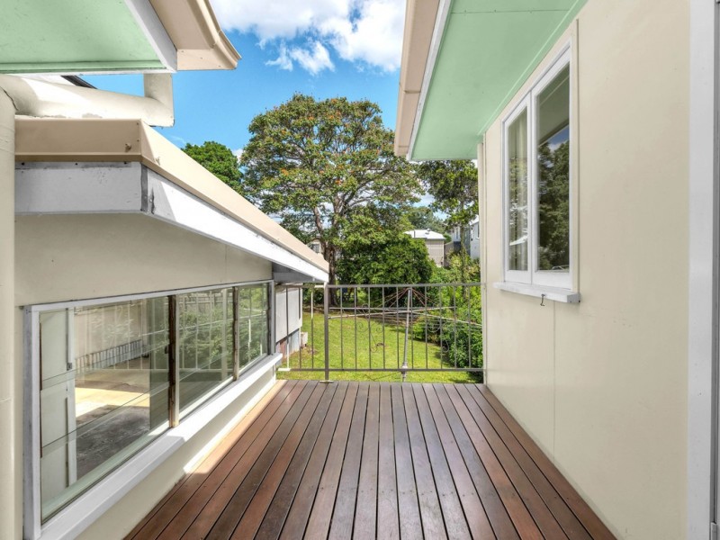 22 Alexandra Street, Bardon QLD 4065